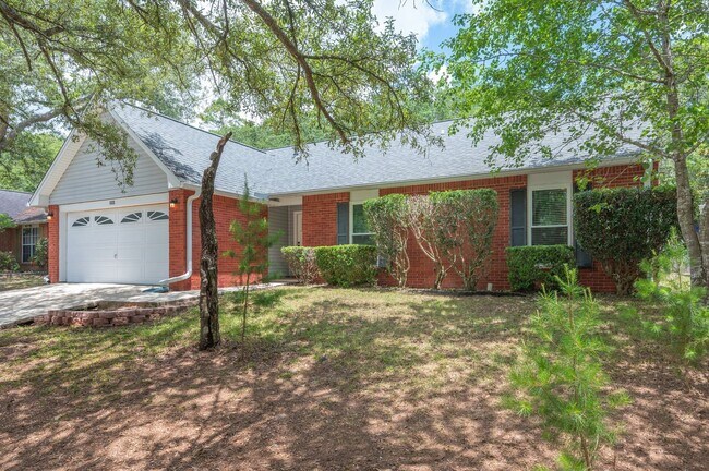 Building Photo - Completely Renovated Home in Niceville!