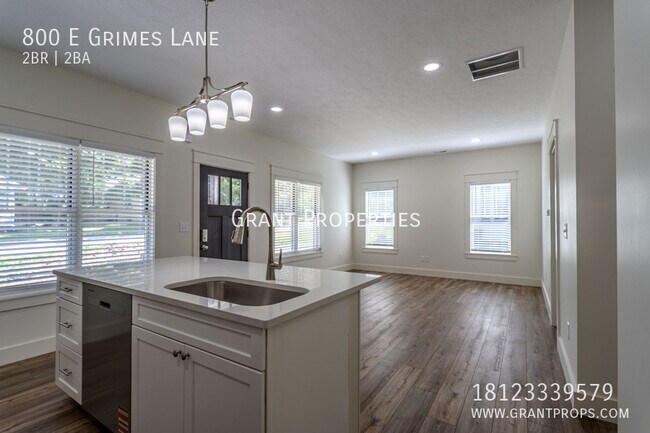Building Photo - 800 E Grimes Ln