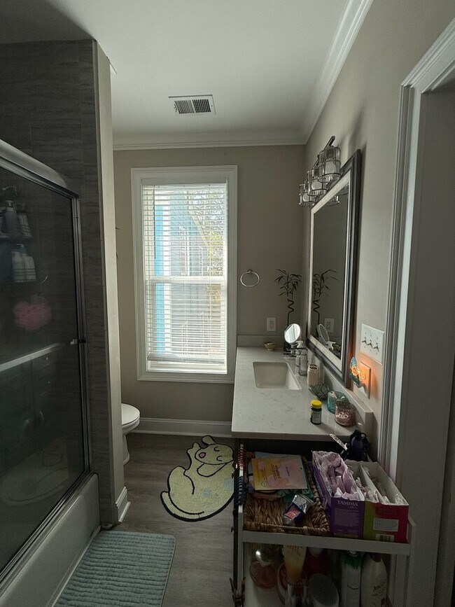 Building Photo - 44 Grove St