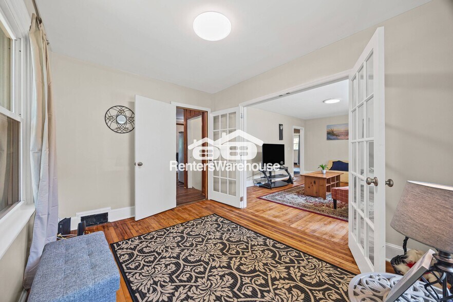 Building Photo - 5025 Lochlain Dr