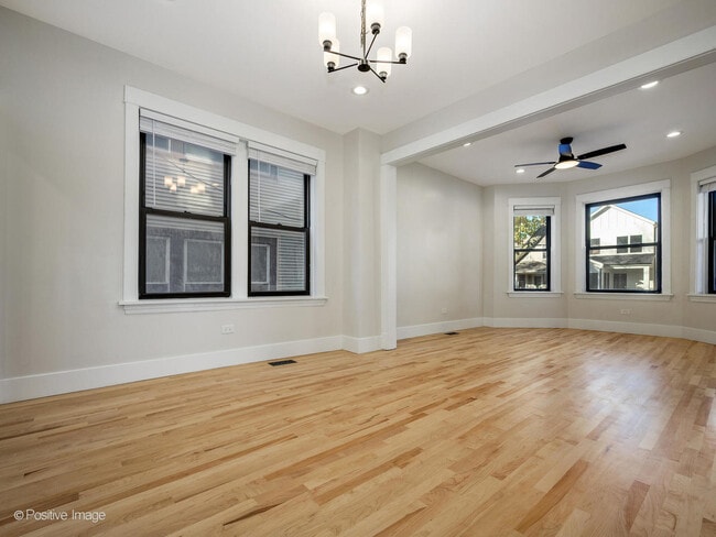 Building Photo - 2415 W Warner Ave