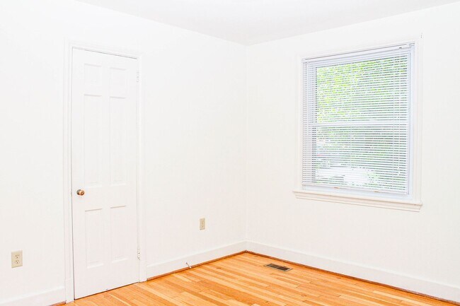 Building Photo - 2515 Plateau Rd