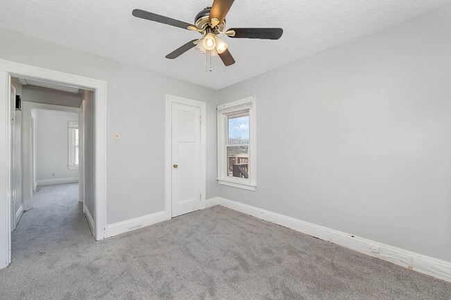 Building Photo - 1127 Cecelia Ave