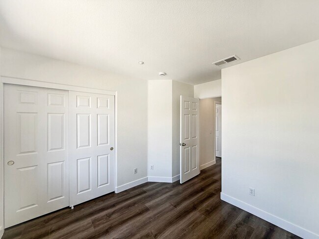 Building Photo - Beautiful 4B/3BA home in Vista for Rent!