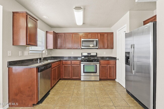 Building Photo - 2933 Pebble Rock Pl