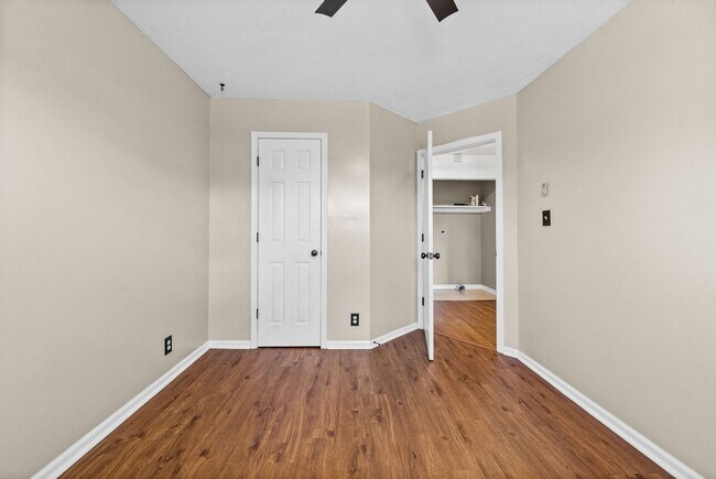 Building Photo - 1409 Janet Way Dr