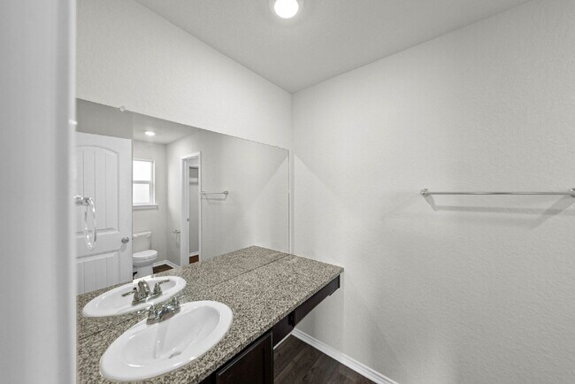 Building Photo - SOLAR Powered Home for Utility Savings! 1 MONTH FREE RENT WITH 18 - 24 MONTH LEASE!!! AVAILABLE T...