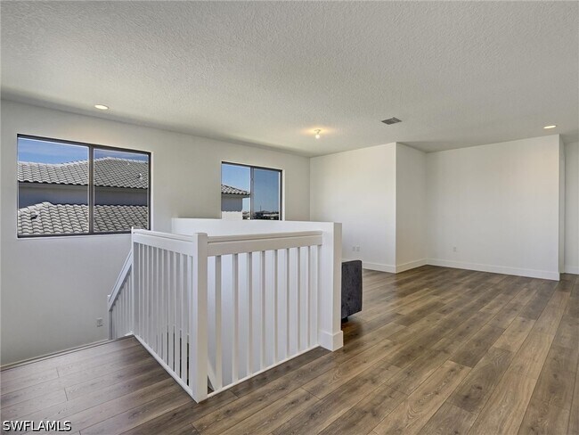 Building Photo - 5126 Panella Ave