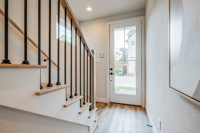 Building Photo - 6506 Old Olive Tree Dr