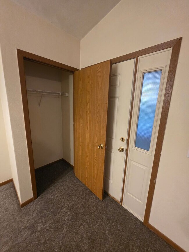 Building Photo - 515 Bienterra Trail