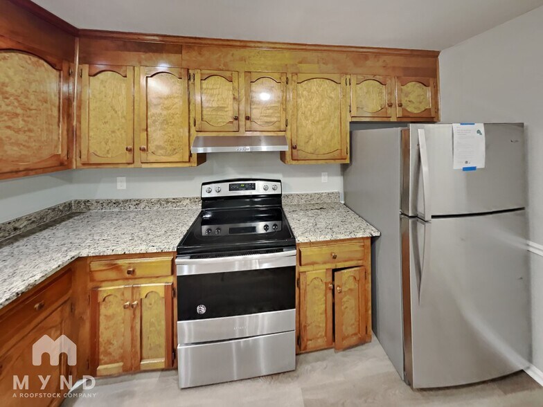 Building Photo - 4620 Hickory Grove Rd