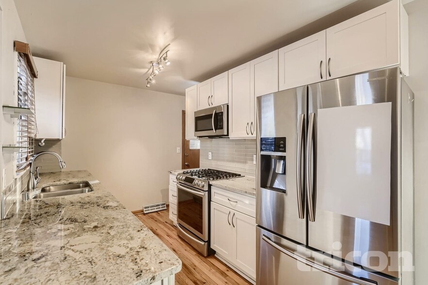 Building Photo - 6921 Russell Ave S