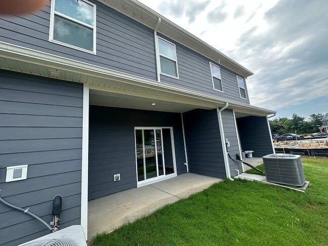 Building Photo - 812 Quinn Dr