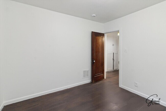 Building Photo - 14027 Montrose St