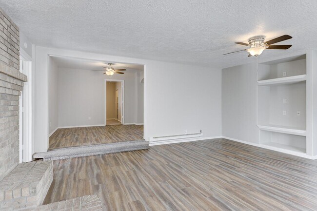 Building Photo - Dewey Duplex