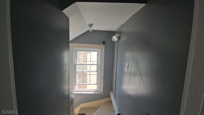 Building Photo - 264 Pomona Ave