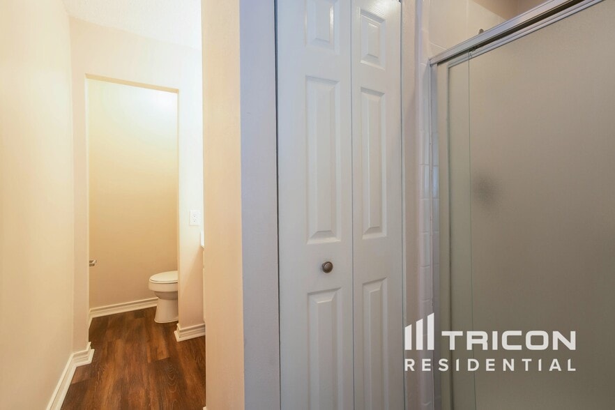 Building Photo - 18139 Lake Bend Dr