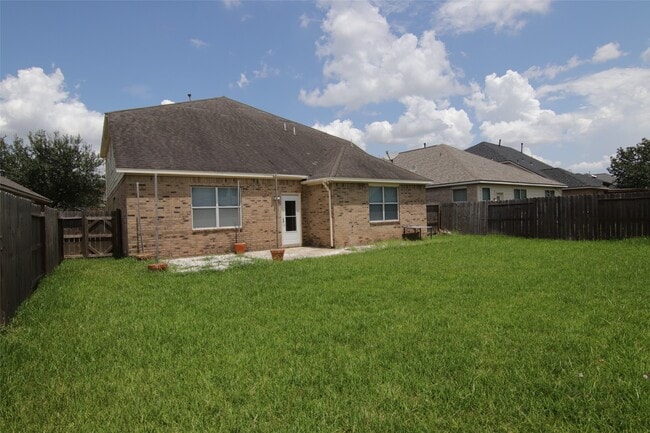 Building Photo - 2027 Creek Run Dr