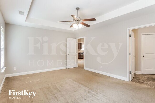 Building Photo - 221 Hillcrest Dr