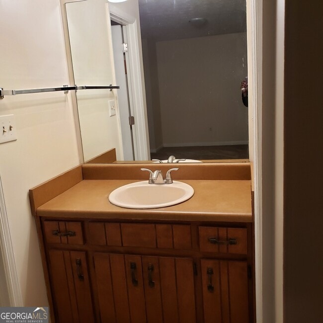 Building Photo - 5871 N Castlegate Dr