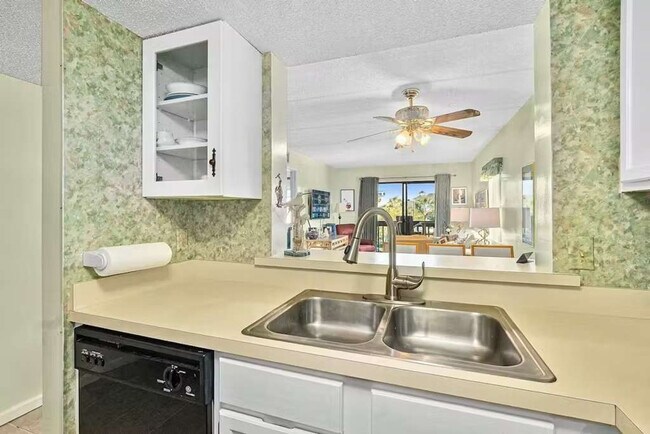 Building Photo - 880-A1A A1A Beach Blvd