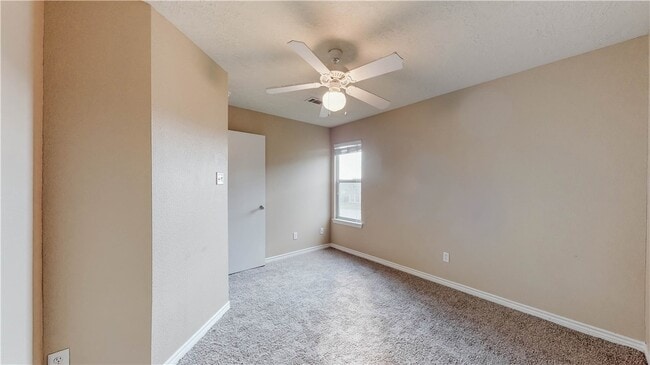 Building Photo - 4023 Southern Trace Dr