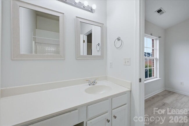 Building Photo - 6928 Creft Cir
