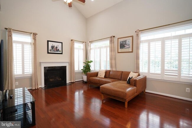 Building Photo - 20779 Crescent Pointe Pl