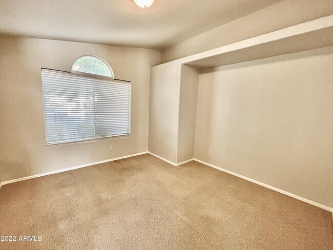 Building Photo - 8143 W Mary Ann Dr