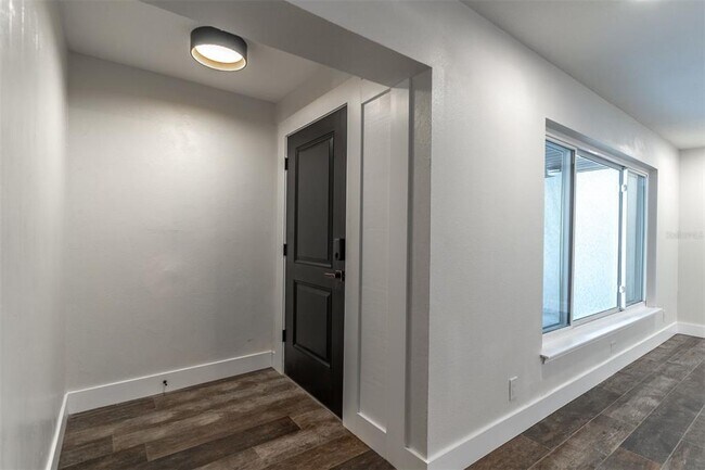 Building Photo - 16880 SE 63rd Ln