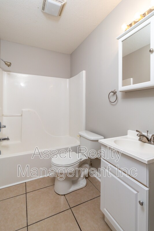 Building Photo - 4622 Ventura Dr