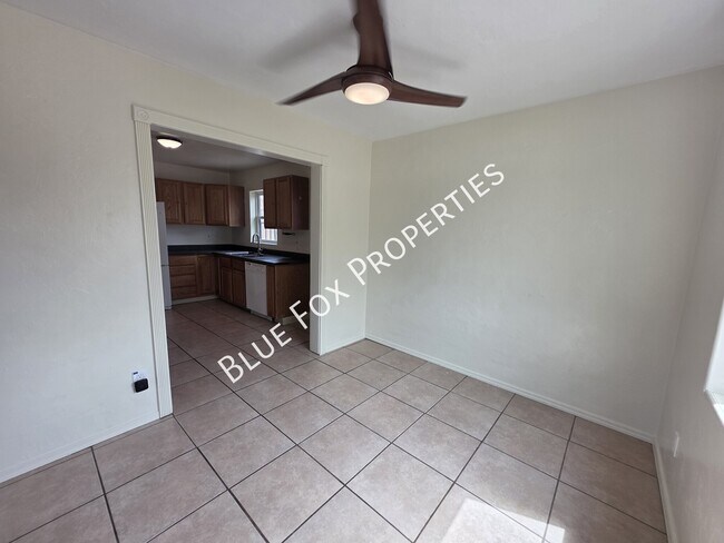 Building Photo - 1301 E Lee St