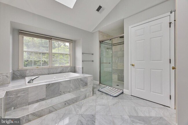 Building Photo - 2859 Cherry Branch Ln