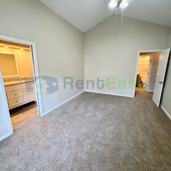 Building Photo - 401 Henley Ct