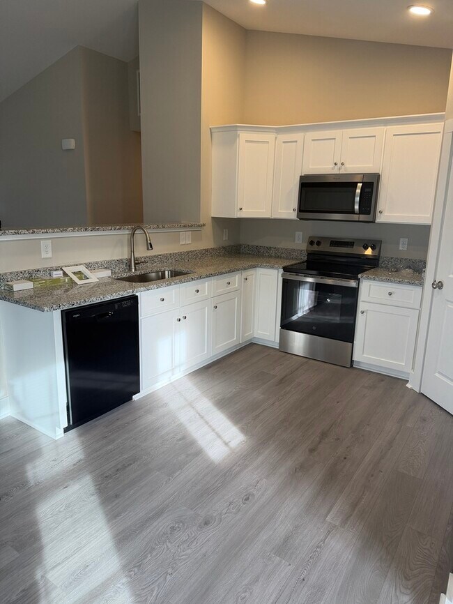 Building Photo - 1002 Grace Ave