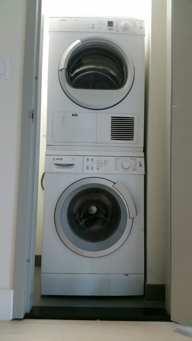 Building Photo - 109 Gold Street