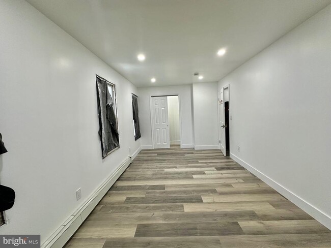 Building Photo - 104 New Rose St