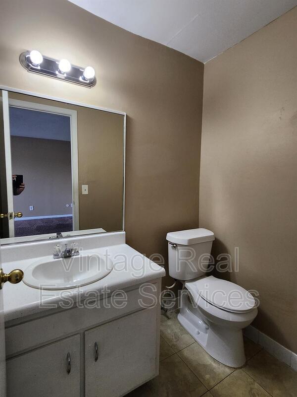 Building Photo - 9209 Tudor Dr