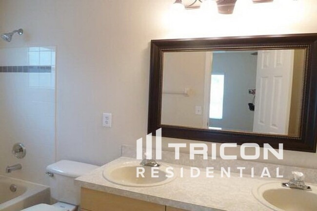 Building Photo - 10440 Coconut Grove Ln