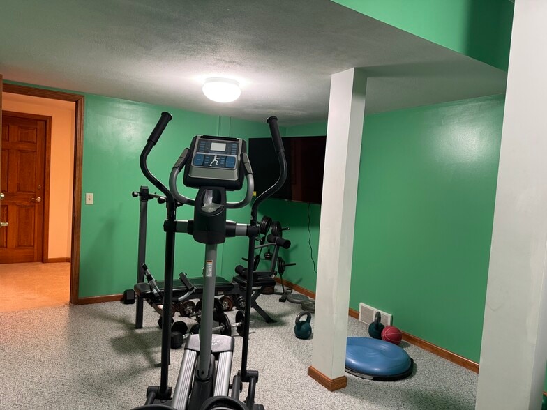 Building Photo - 7598 Ashlind Cir