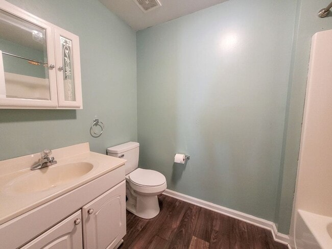 Building Photo - Spacious 3BD, 2.5BA Duplex in Clayton with Large Fenced Backyard