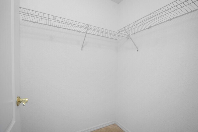 Building Photo - Charming 2-bedroom, 2.5-bathroom townhome ...