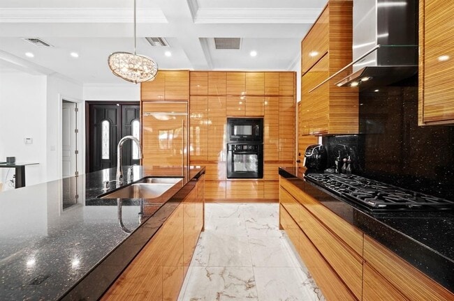 Building Photo - 2437 Castilla Isle
