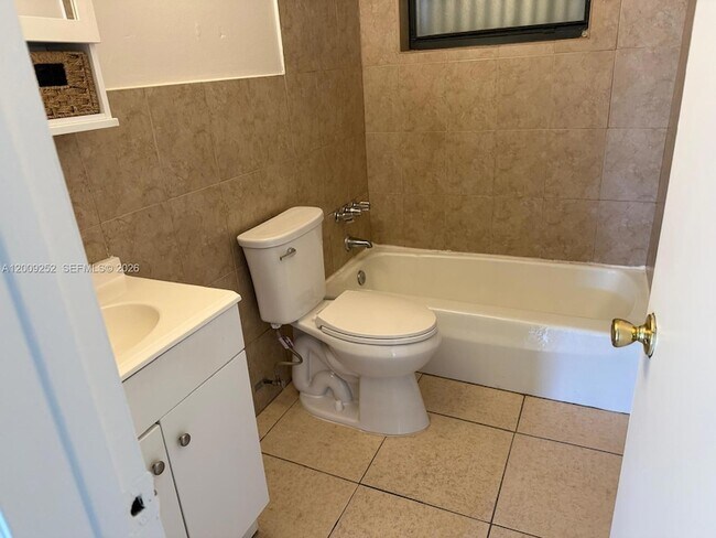 Building Photo - 728 SW 7th St