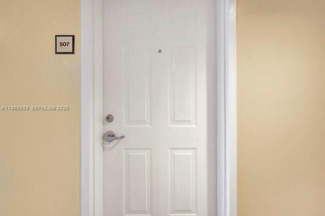 Building Photo - 435 SW 12th Ave