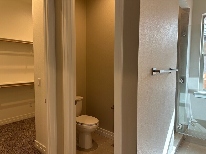 Building Photo - 3398 Cambria Loop