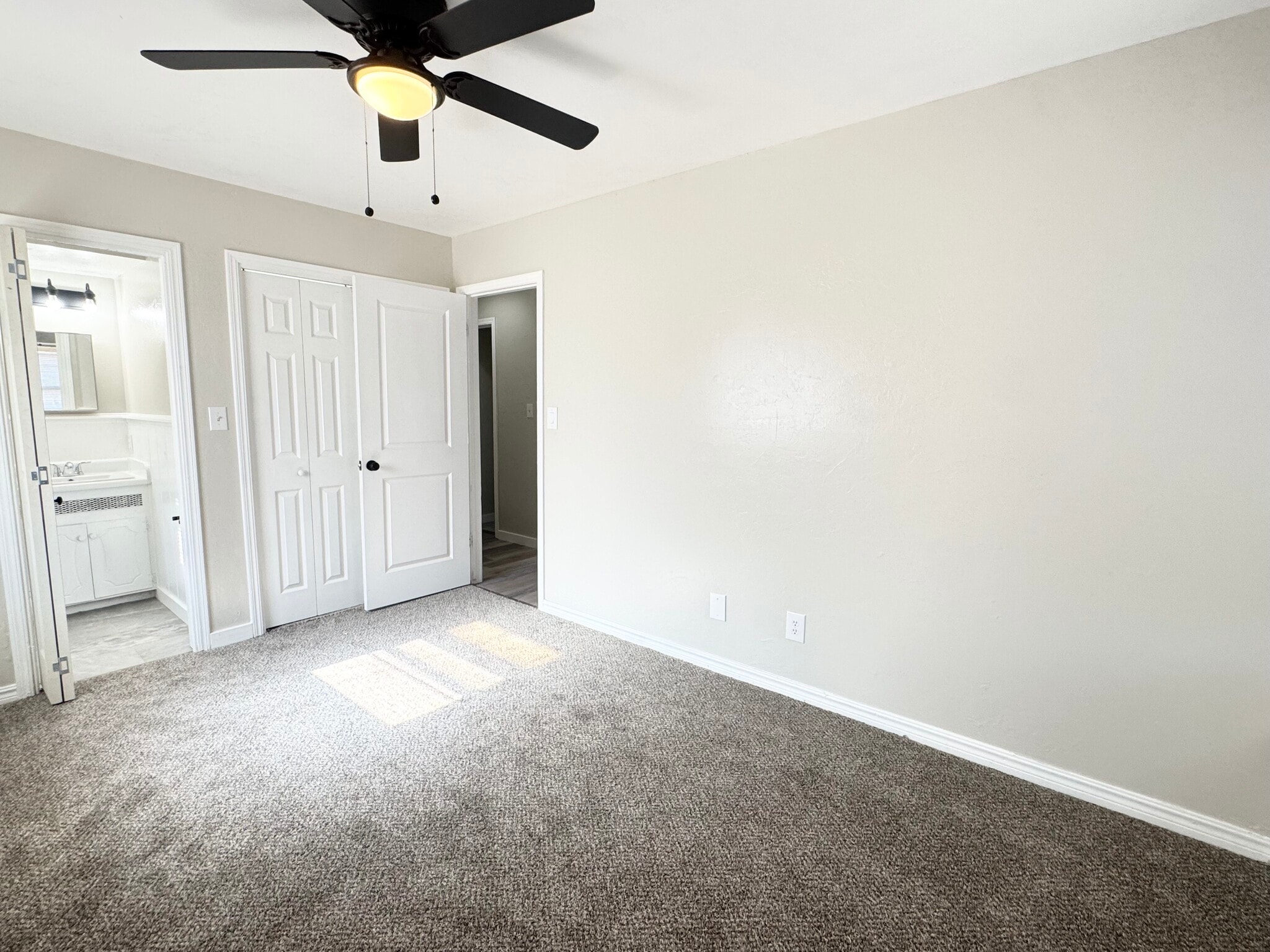 Building Photo - 1321 Beechwood Dr