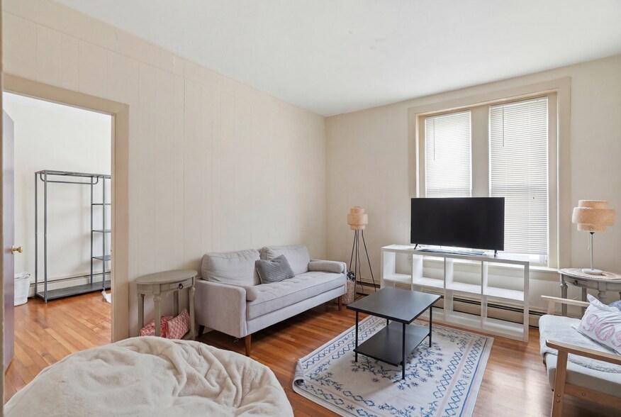 Building Photo - 1466 Tremont St