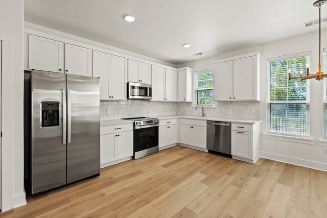 Building Photo - 516 Mercado St