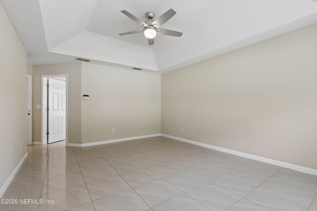 Building Photo - 2070 Thornhill Drive